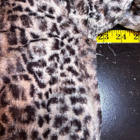 Cougar print women’s cape jacket very soft faux fur size medium - Picture 9 of 11